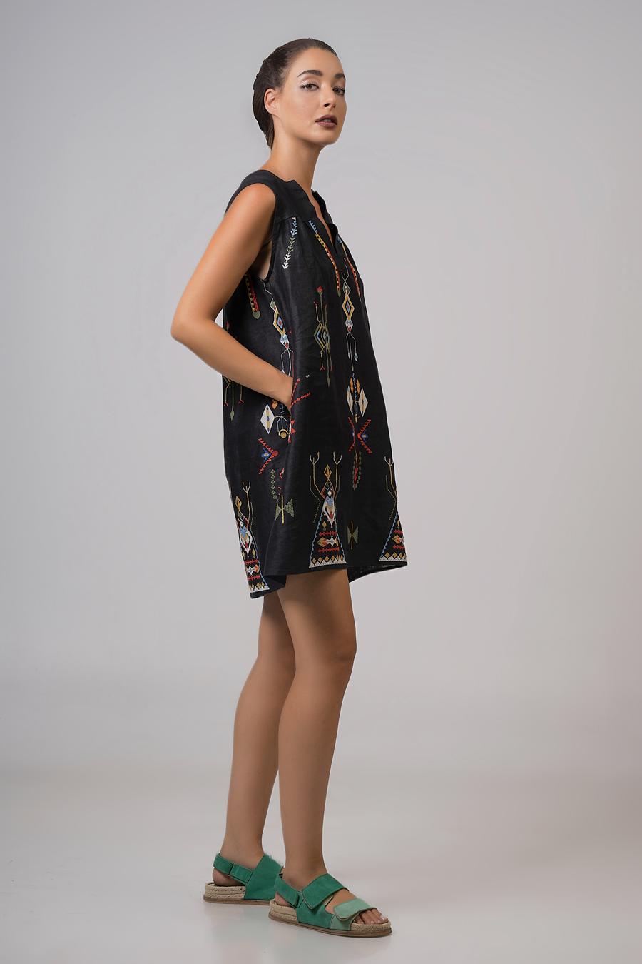 Short Dress with embroidery Black