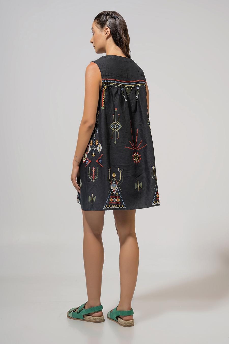 Short Dress with embroidery Black