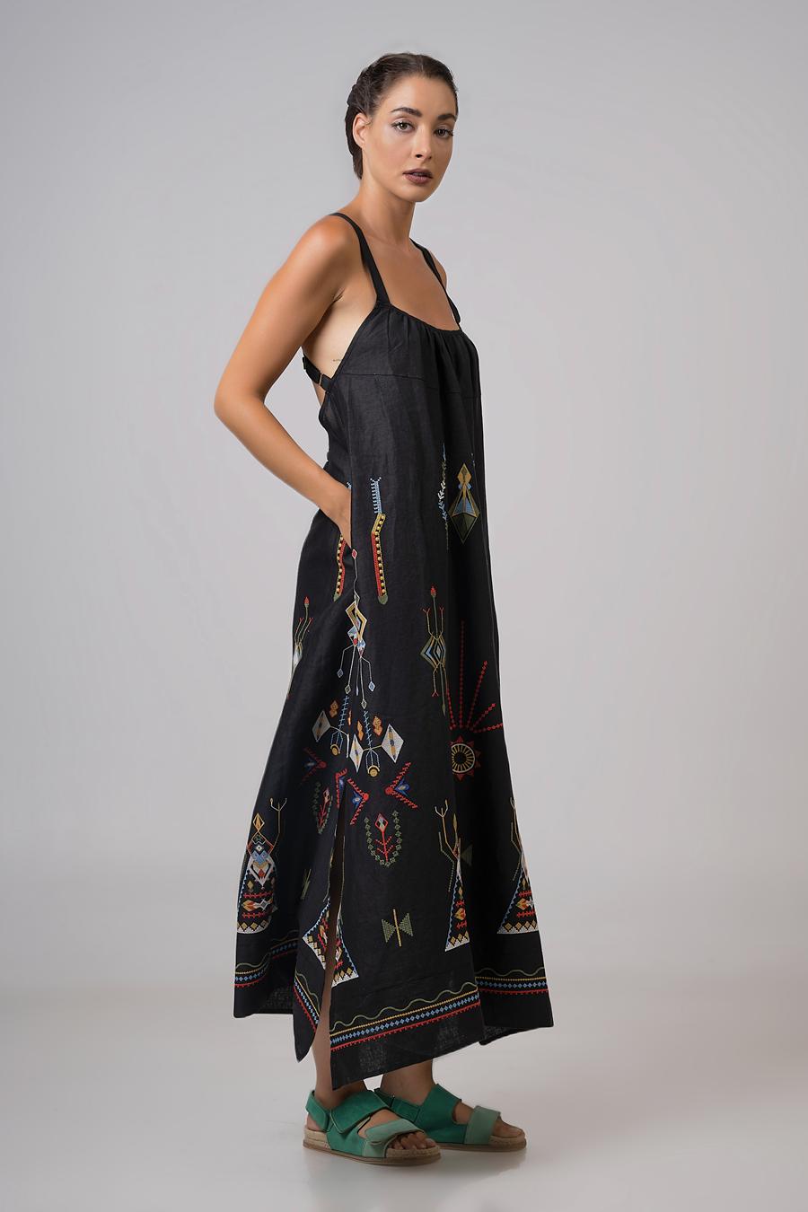 Dress maxi with embroidery Black