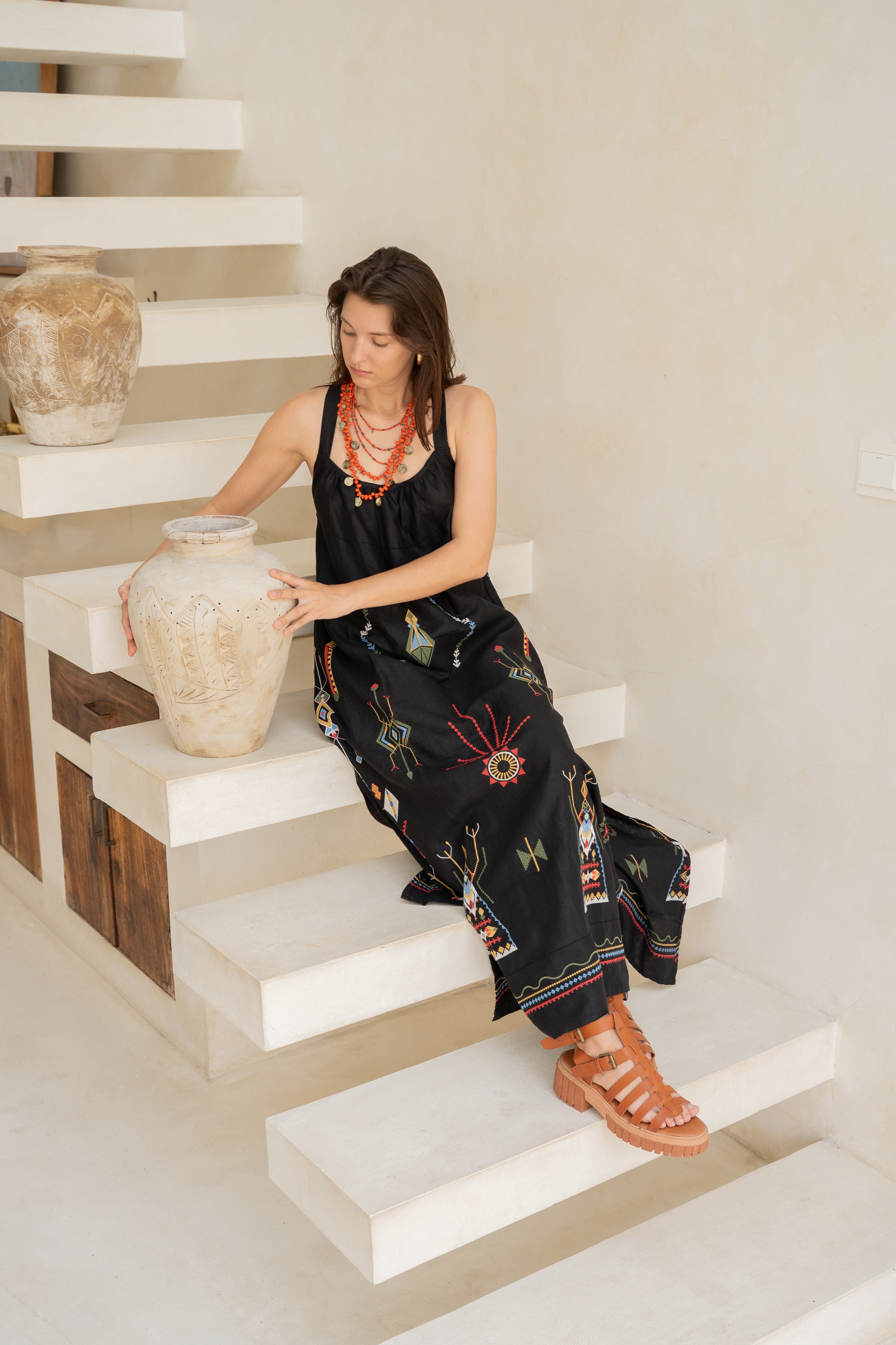 Dress maxi with embroidery Black