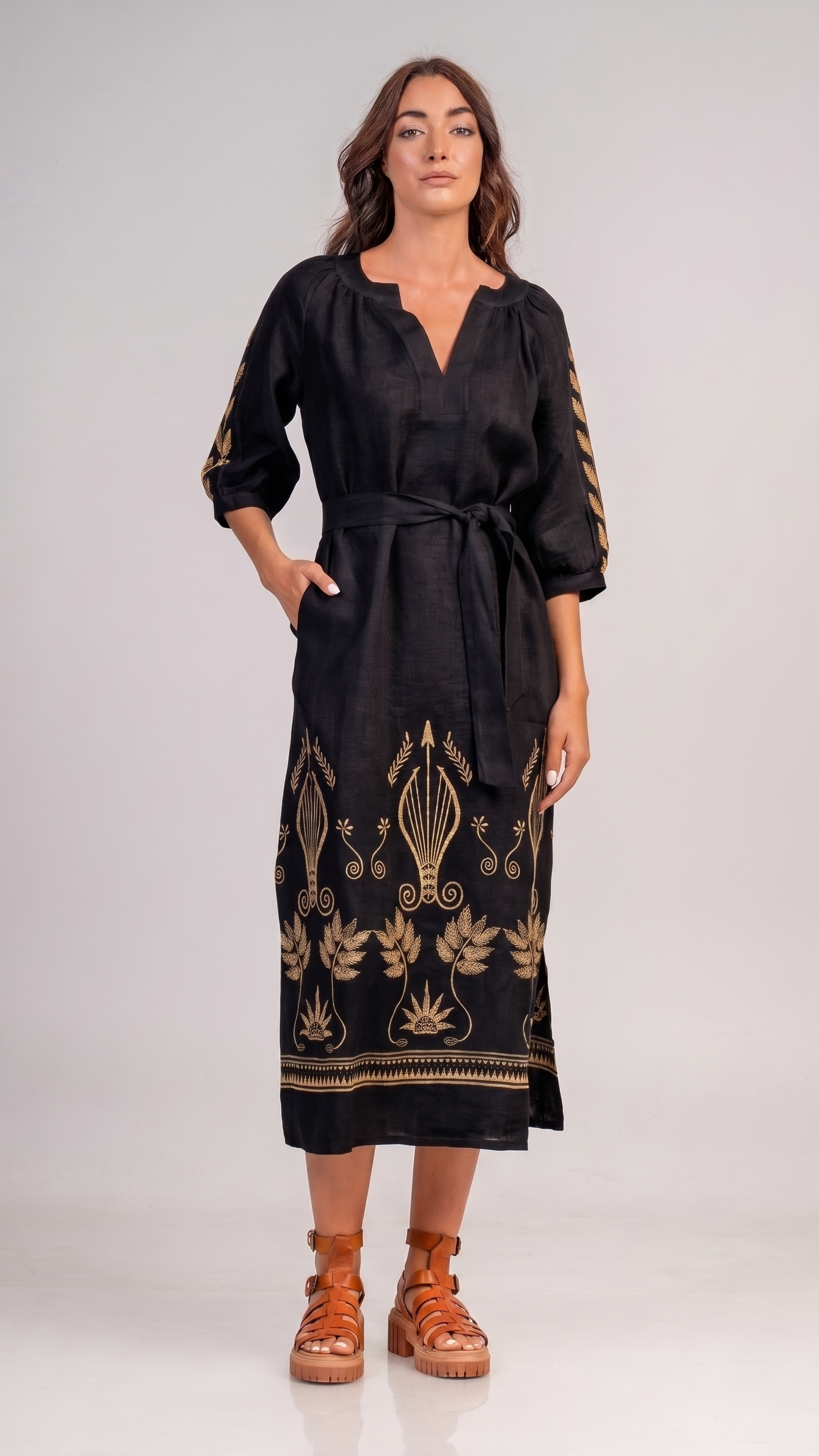 Dress midi with embroidery Black - Gold